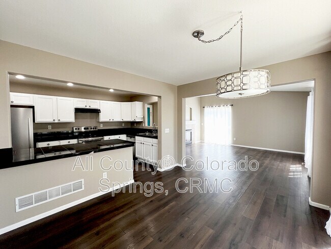 Foto del edificio - 14345 Woodrock Path