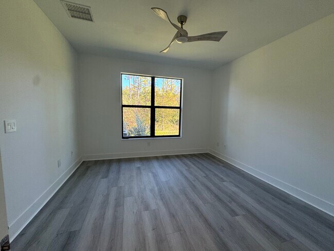 Dormitorio del primer piso - 10927 Salt Bay Way