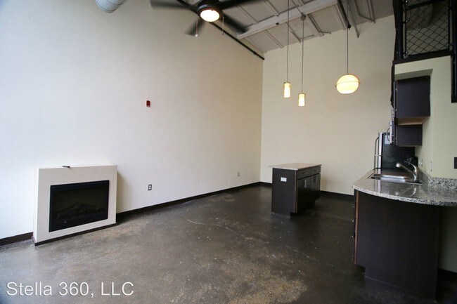 Building Photo - 360 Stockton St