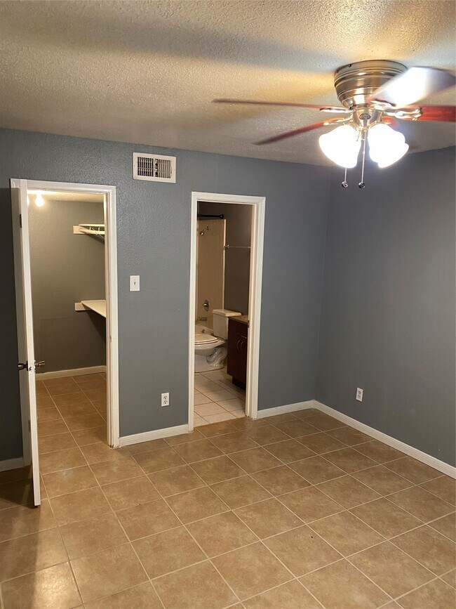 Foto del edificio - 9700 Leawood Blvd