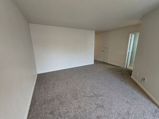 Foto del edificio - Updated 3-Bedroom Townhome in Dayton