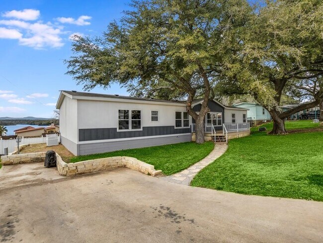 Building Photo - 604 Co Rd 136A