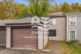 Building Photo - 30 Tilegate Glen