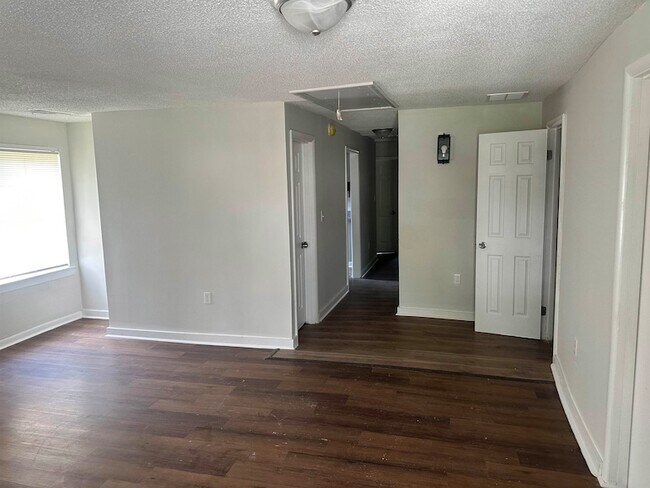 Foto del edificio - 1539 Barton St