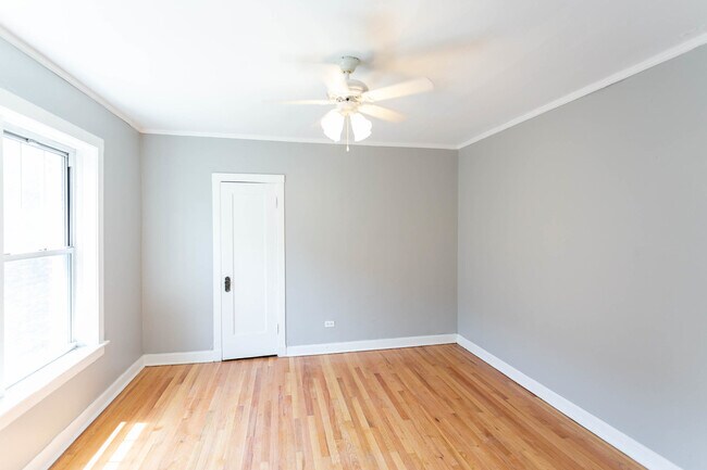 Foto del edificio - 7646 N Greenview Ave