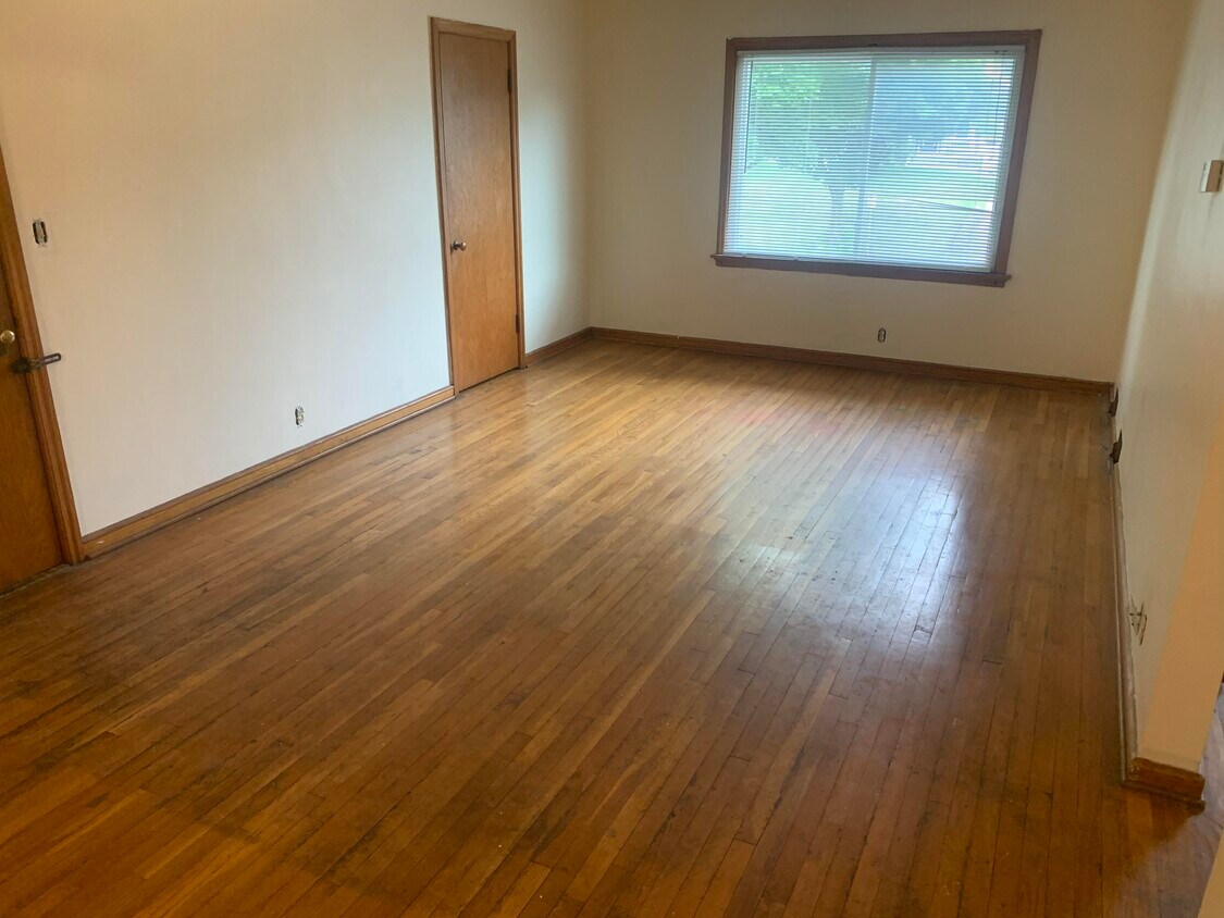 Foto principal - 8223 W North Ave