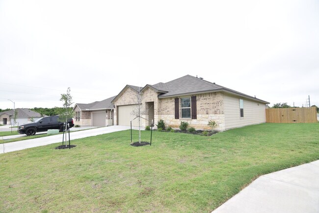 Building Photo - 749 Jersey Ct