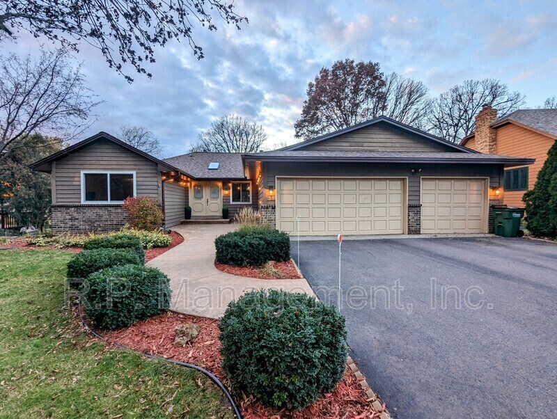 Primary Photo - 11884 Evergreen Cir NW