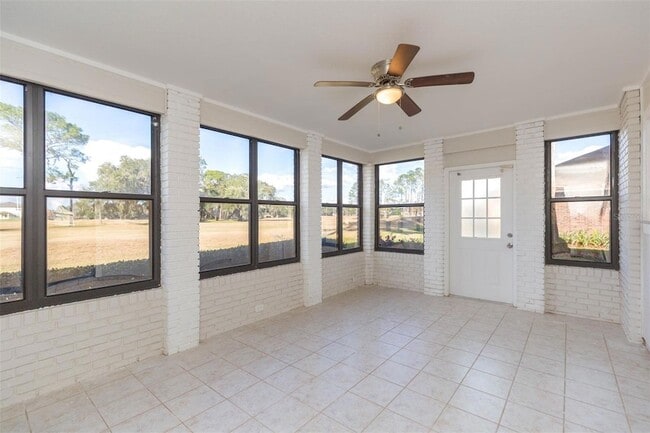 Building Photo - 6545 Brentwood Dr.