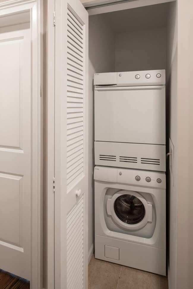 Interior Photo - The Atrium @ Anderson Station: In-Unit Washer & Dryer, Cold Water Included, Fitness Center, and C...