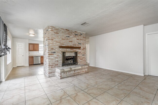 Foto del edificio - 5411 Ingomar Way