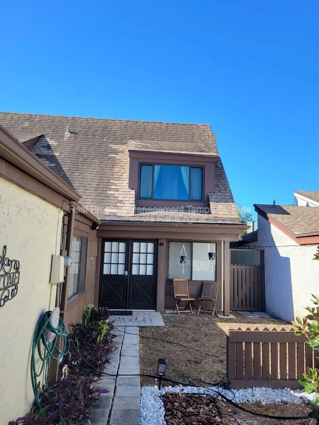 Foto del edificio - 12231 Magnolia Grove Ln