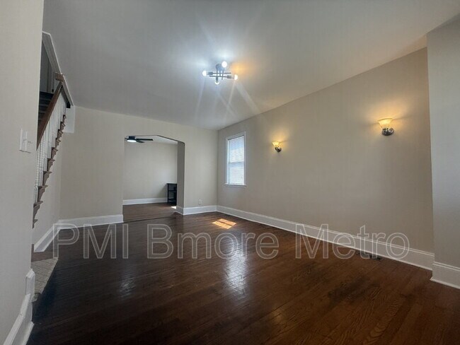 Foto del edificio - 519 E Cold Spring Ln
