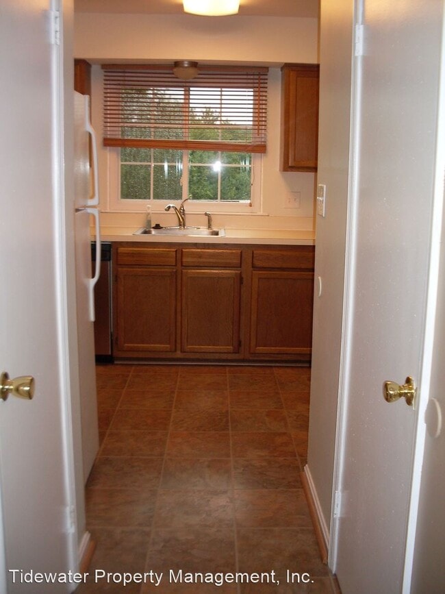 Building Photo - 3 br, 2.5 bath House - 8161 Turn Loop Rd