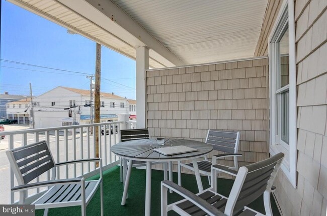 Building Photo - 5123 Ventnor Ave