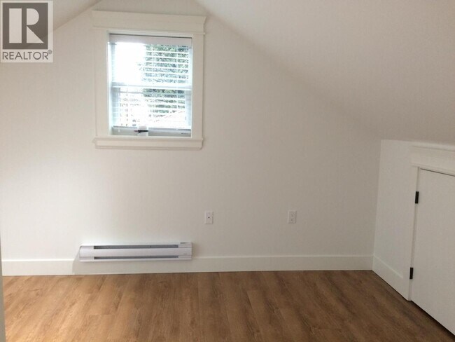 Photo du bâtiment - 7783 Birch St