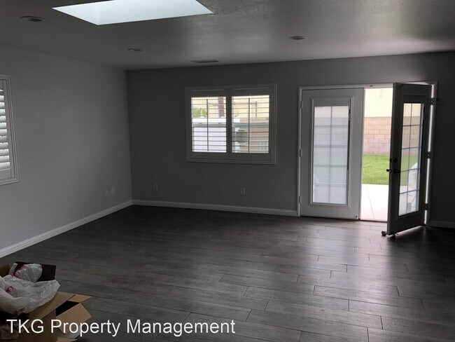 Building Photo - 3 br, 2 bath House - 1208 S. Palm St
