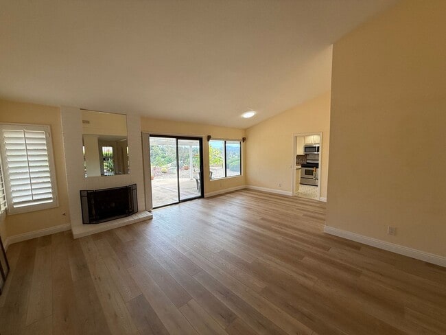 Building Photo - You’ll love this beautifully updated home ...