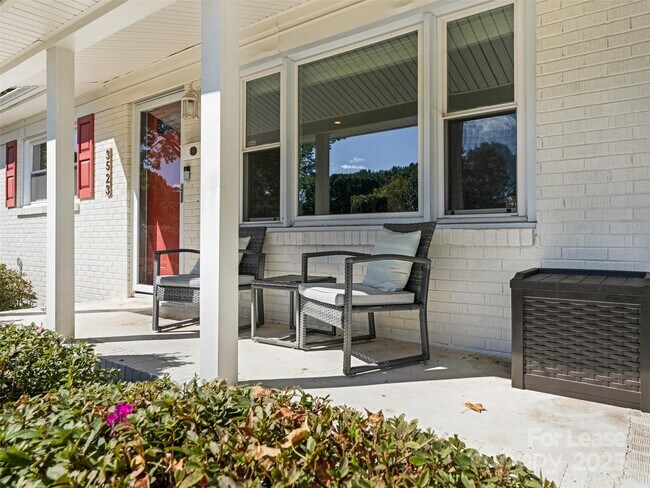 Foto del edificio - 3523 Clardy Ct