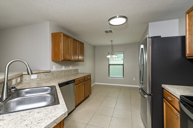 Building Photo - 920 Wynnmere Walk Ave