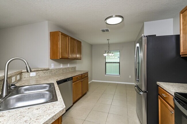 Foto del edificio - 920 Wynnmere Walk Ave