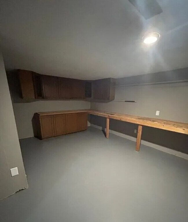 Foto del edificio - For Lease