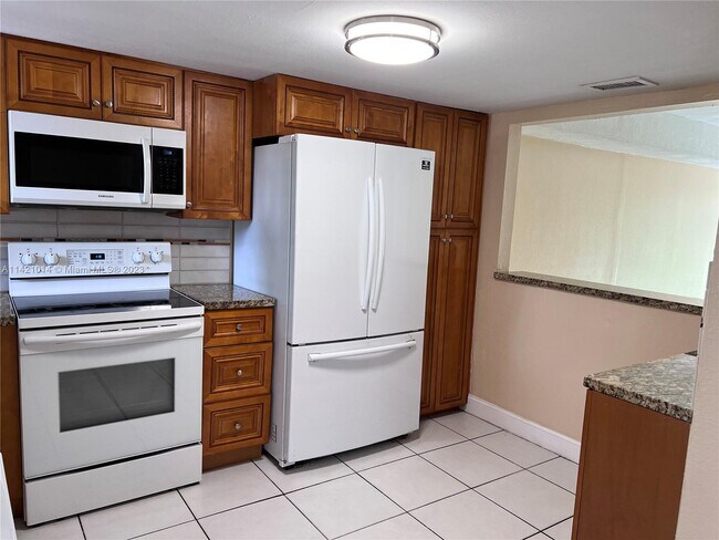 Foto del edificio - 3760 NW 115th Way