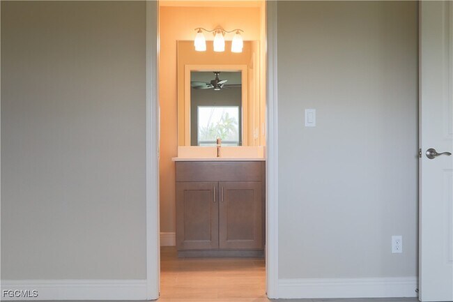 Building Photo - 2020 SW 15th Pl