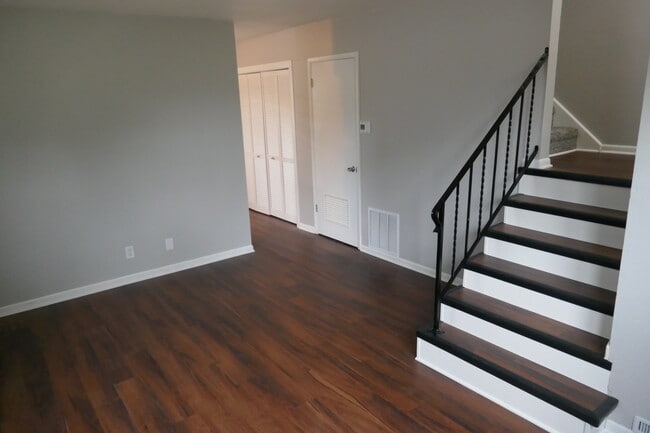 Living Room - 6904 Urbandale Ave