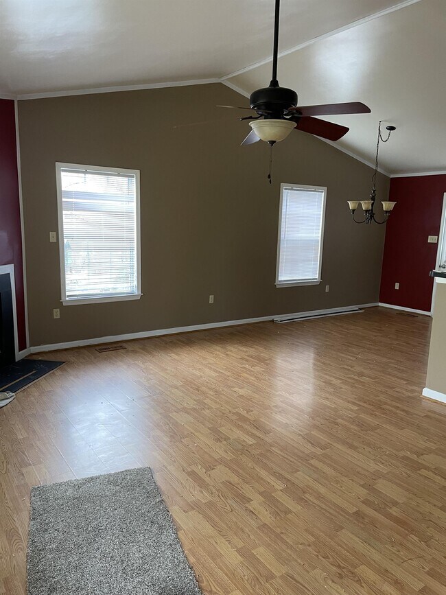 Foto del edificio - 137 Tulip Rd