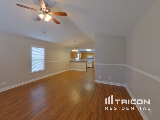Building Photo - 1646 Marmot Pl SE