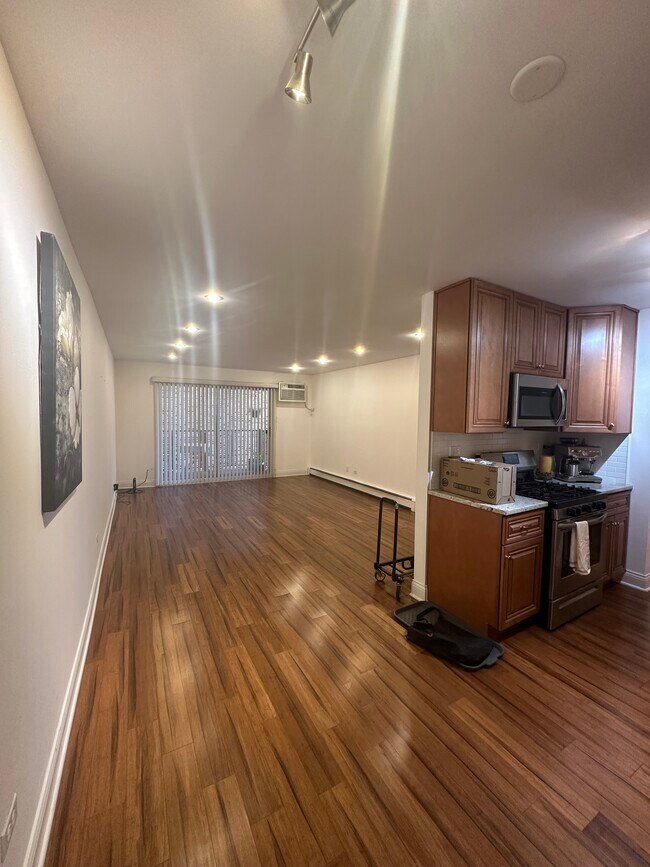 Foto del edificio - 8923 Knight Ave