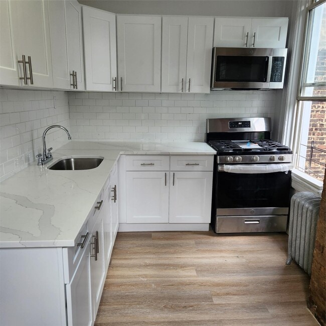 Building Photo - 396 E 155th St
