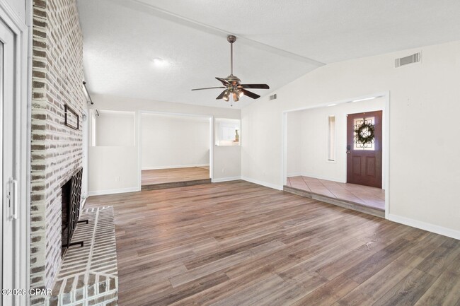 Building Photo - 136 Derby Woods Dr