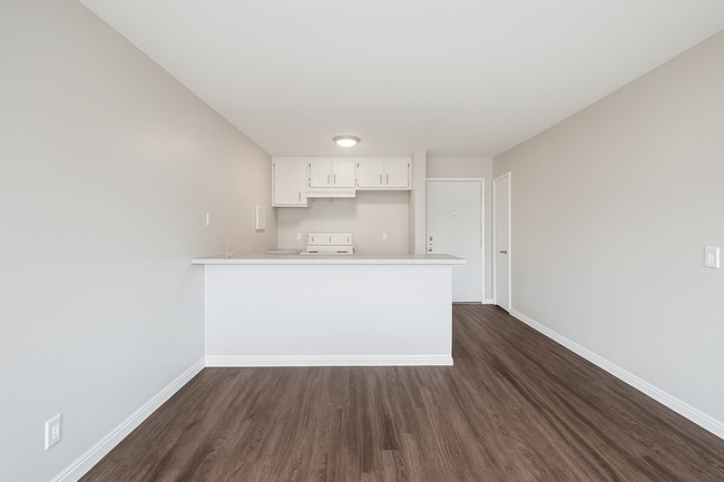 Building Photo - El Paraiso Apts