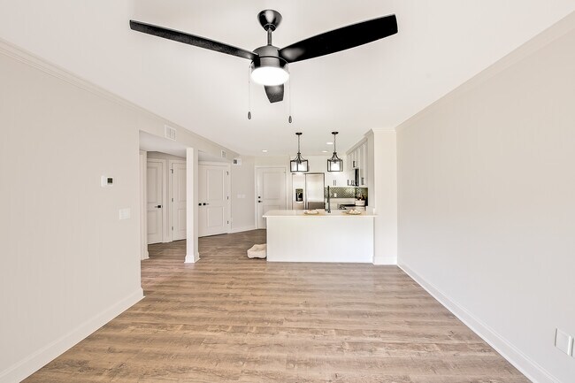 Apartamentos recientemente renovados en Village Green Apartments en Wilmington, Carolina del Norte - Village Green Apartment Homes