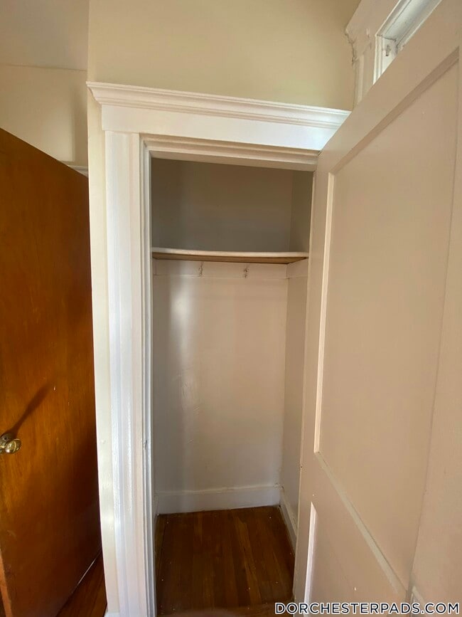 Building Photo - 19 Mora St