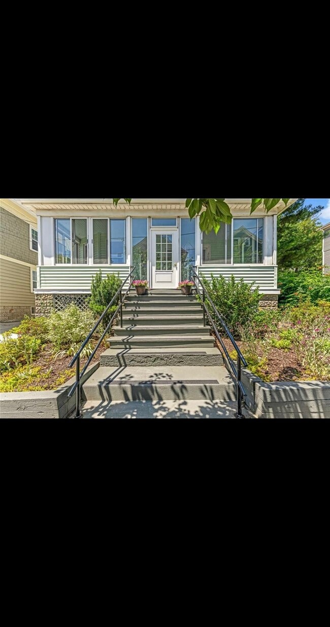 Building Photo - 207 Jewett St