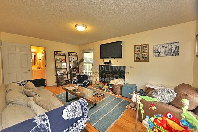 Building Photo - 3606 Manford Dr