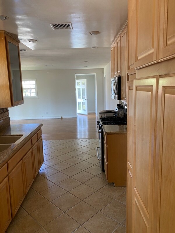 Foto principal - 6954 Tampa Ave