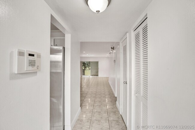 Foto del edificio - 6200 S Falls Cir Dr