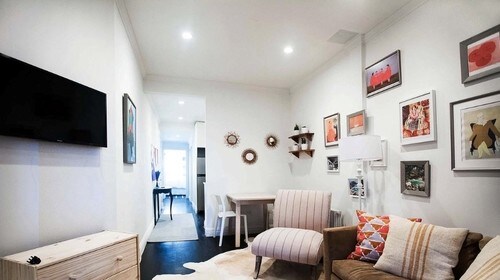 Foto del edificio - 320 E 6th St