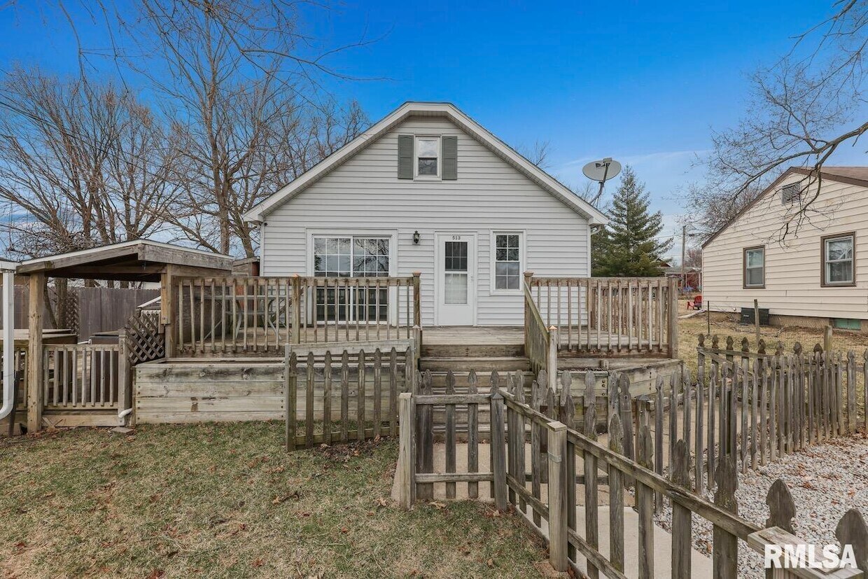 Primary Photo - 513 E Moneta Ave