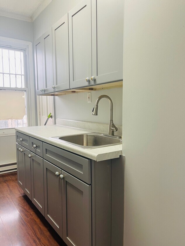 Primary Photo - 1414 Rockaway Pky