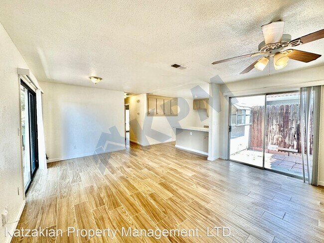 Building Photo - 2 br, 2 bath House - 6622 Village Green Drive