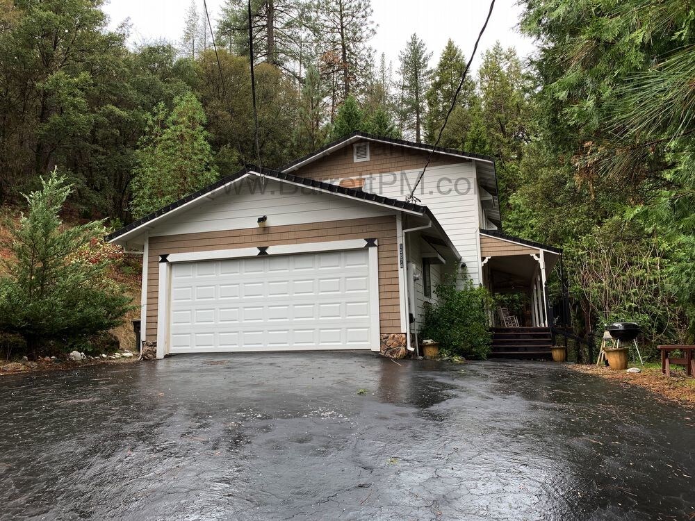 Primary Photo - 15874 Annie Dr