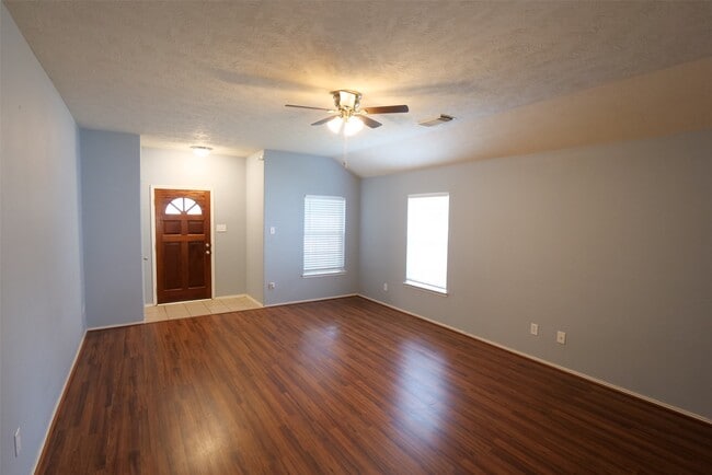 Building Photo - 2802 Harte Ct