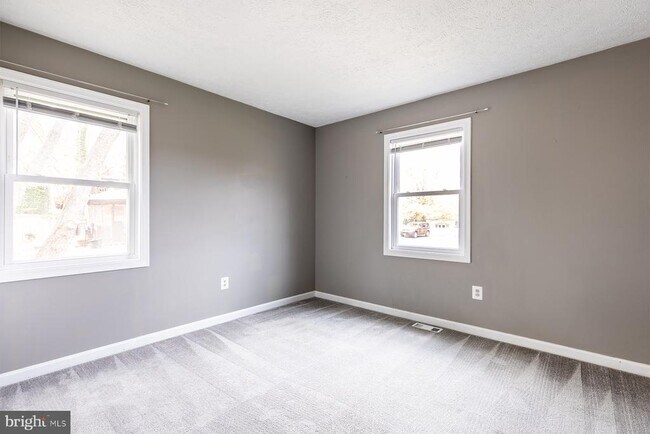 Building Photo - 847 Harbor View Terrace