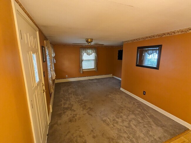 Building Photo - 23 Elbridge Rd