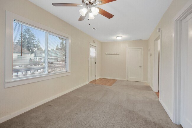Foto del edificio - Great townhome near downtown Spokane